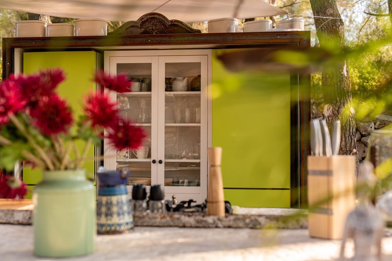 Plage Cachee - Glamping Vrboska Exteriör bild
